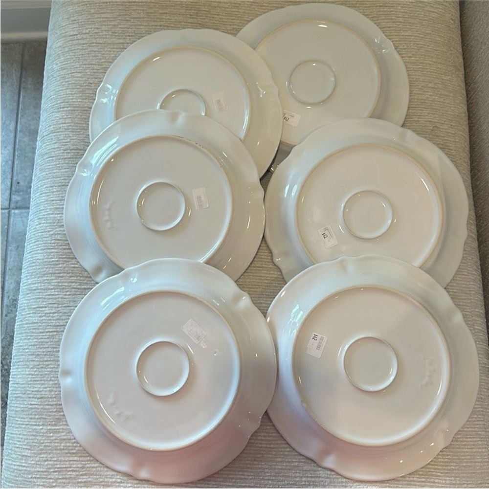 Juliska Berry & Thread Flared Dinner Plate - Whitewash Set of 6 plates - Picture 3 of 7
